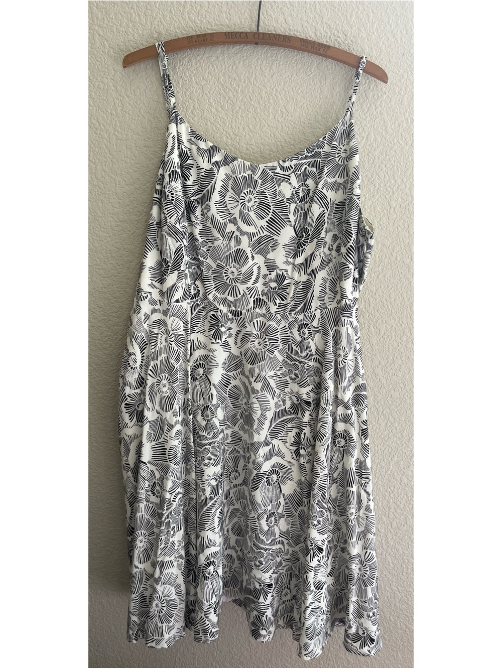 New Old Navy Black and White Floral Cami Dress Women’s Size XXL